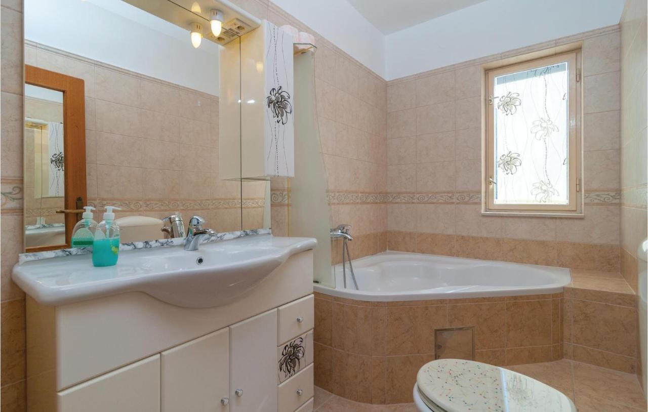 Apartment Amazing In With House Sea View Trogir