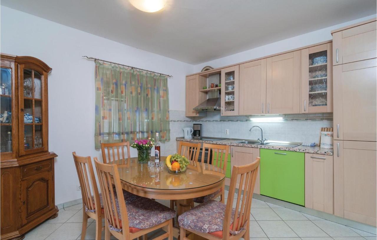 Apartment Amazing In With House Sea View